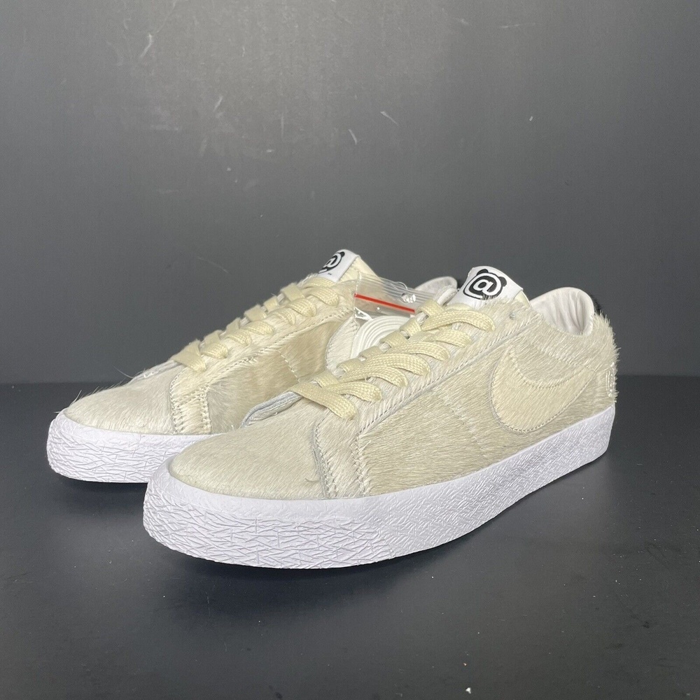 Nike Men’s Low-Top Sneakers in Light Cream and White